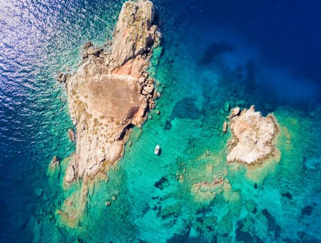 aerial-view-pothitos-island-saronic-gulf-close-to-athens-turquoise-waters-swimming